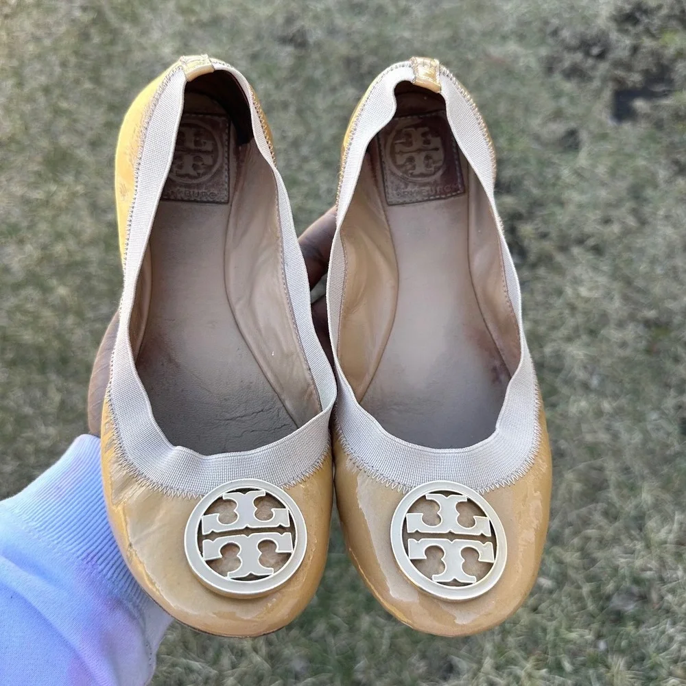 Tory Burch Women's‎ Caroline Patent Leather Ballet Flats Size 7.5 Tan